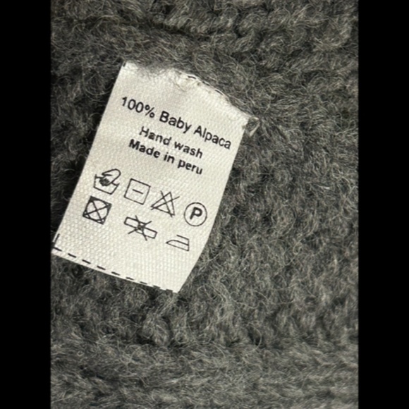 Simply Natural Designs Baby Alpaca Cable Knit Sweater Poncho Grey Size OS - NWT - Picture 15 of 16